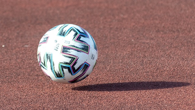 意媒：国米可以启用青训小将卡马特，以应对邓弗里斯伤缺情况