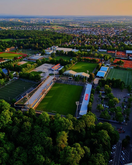 拜仁慕尼黑莱万多夫斯基帽子戏法